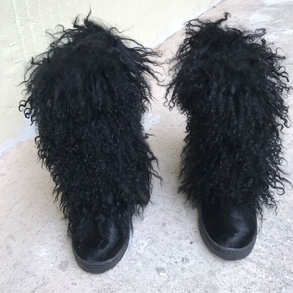 Bearpaw Curly boots   - Picture 2 of 4